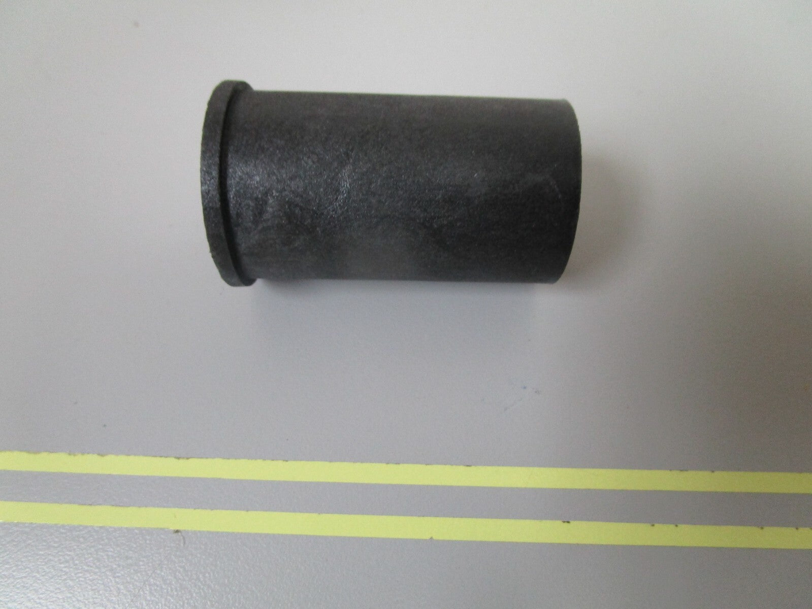 *NEW OEM* 0810 OMC Johnson Evinrude Sleeve 354580 0354580