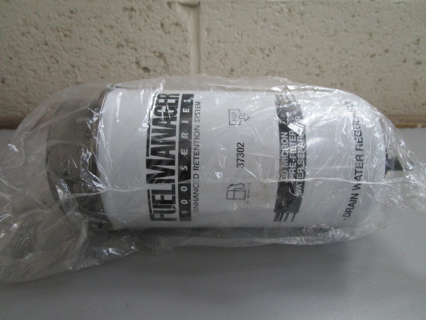*NEW* 0820 Clarcor Diesel Fuel Element 37302