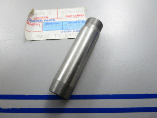 *NEW OEM* 0810 Volvo Penta Guide Sleeve 829867