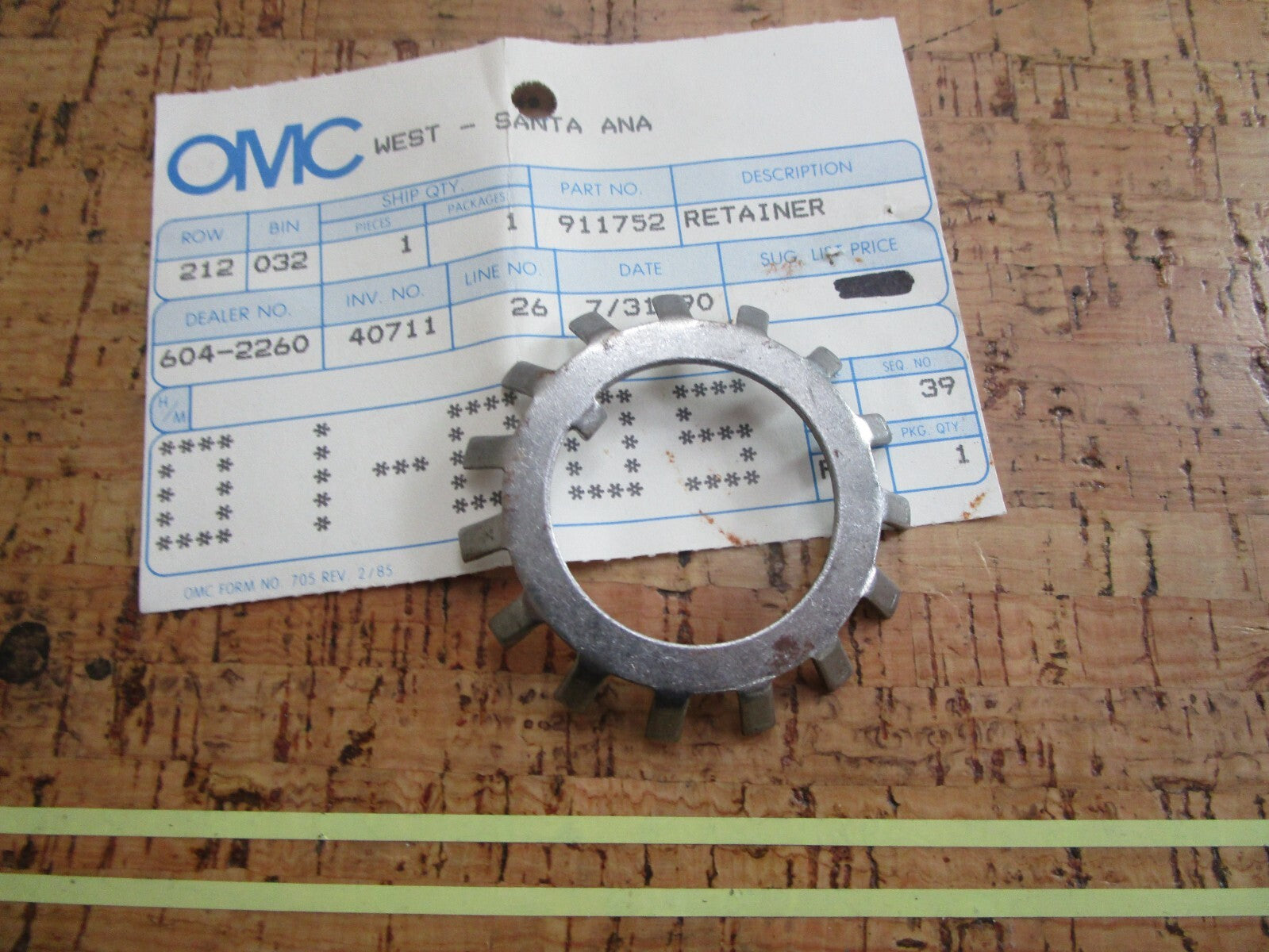 *NEW OEM* 0810 OMC Johnson Evinrude Retainer 911752 0911752