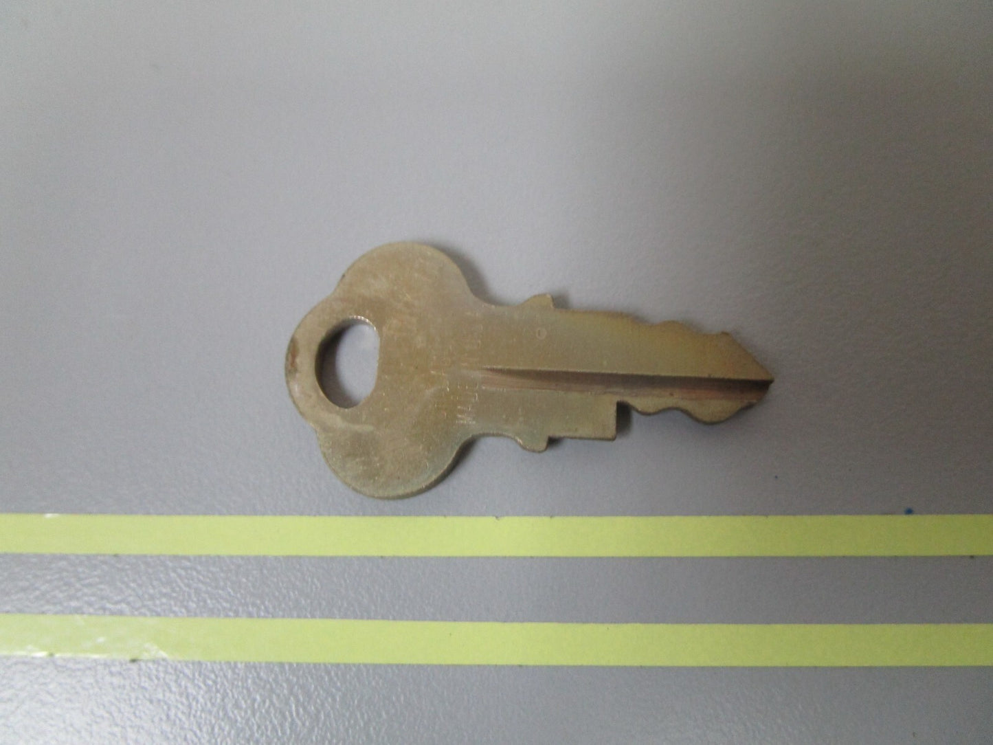 *NEW OEM* 0810 OMC Johnson Evinrude Ignition Key KF33 501548 0501548