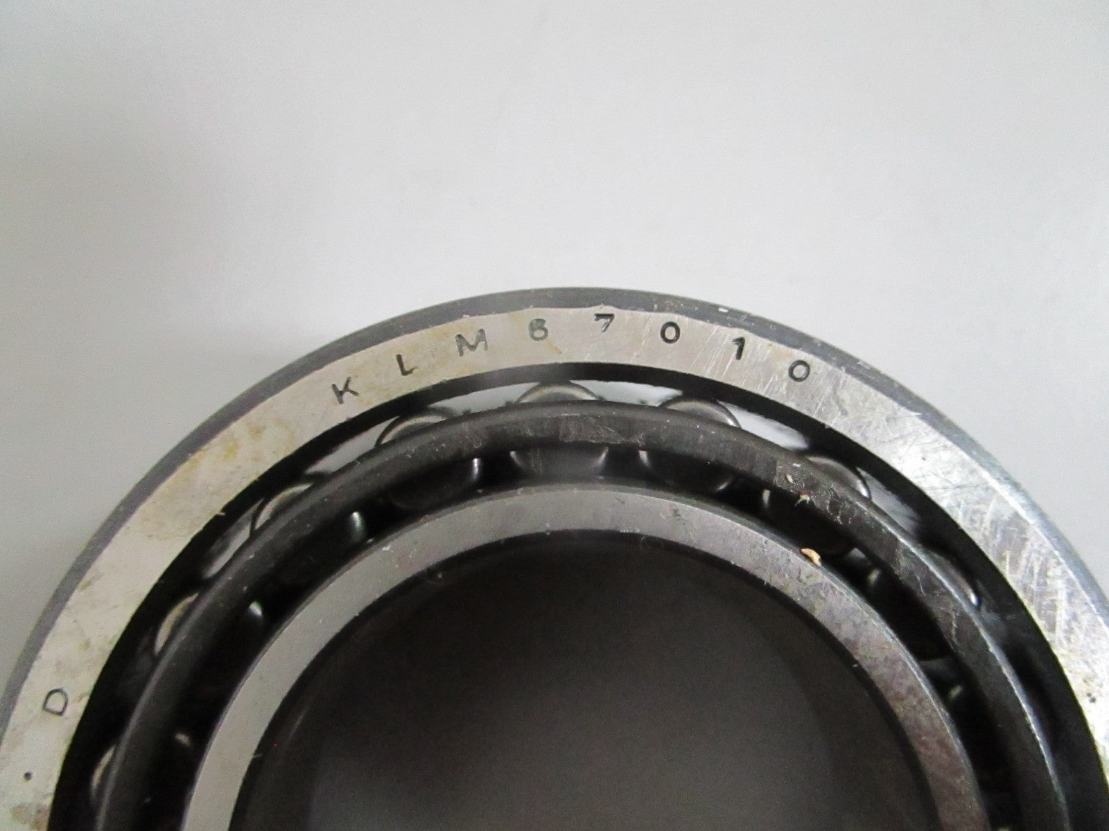 NEW OEM KLM67048 KLM67010 FAG Bearing 0820