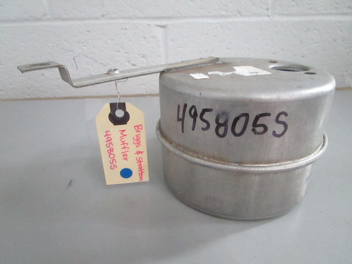 *NEW OEM* 0820 Briggs & Stratton Muffler 495805S