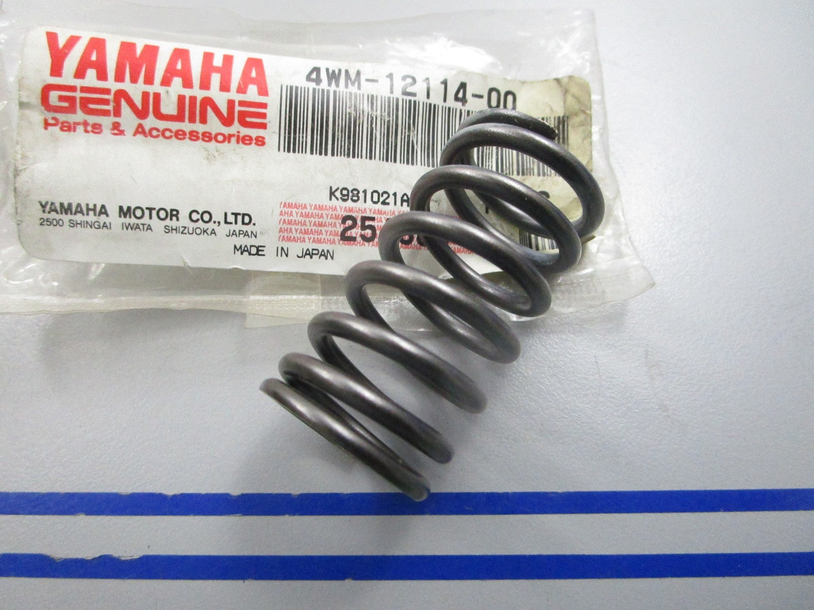 NEW OEM 4WM-12114-00-00 Yamaha Outer Valve Spring 0810