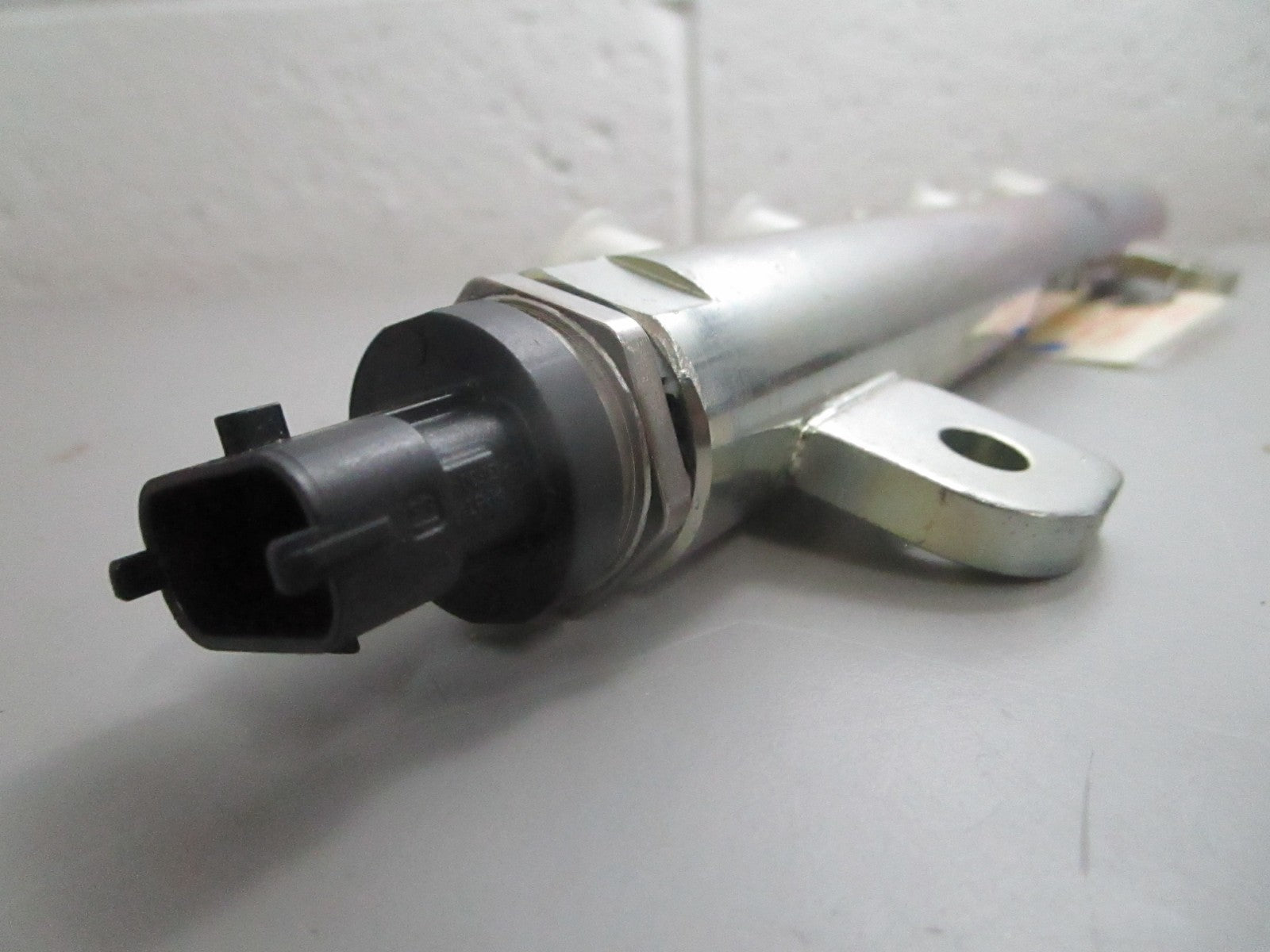 *NEW* 0820 Bosch Fuel Injection Distribution Pipe 35022107F