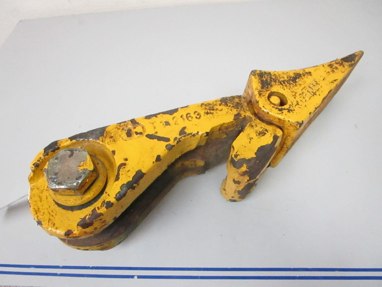 *NEW OEM* 0820 John Deere Fanggs Bucket Tooth & Adapter TF10L T112163