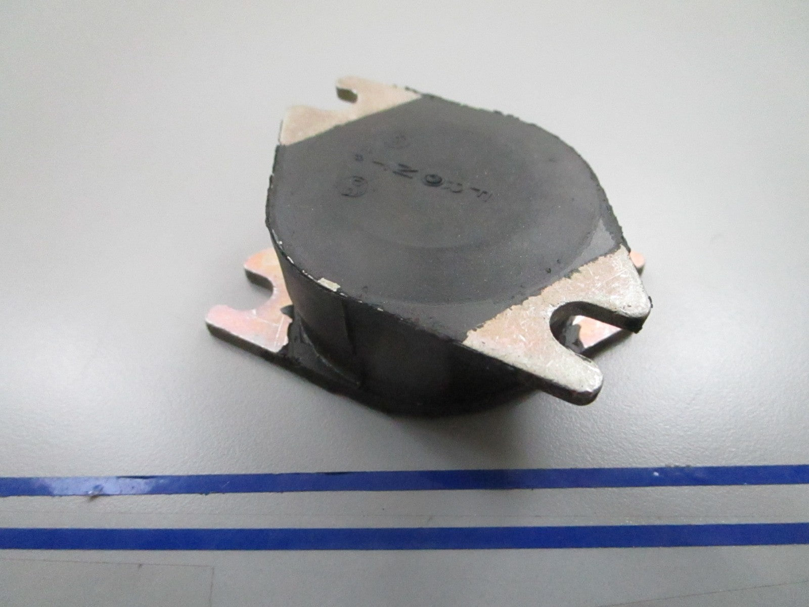 *NEW OEM* 0810 Mercury Force Shock Mount F183346-1