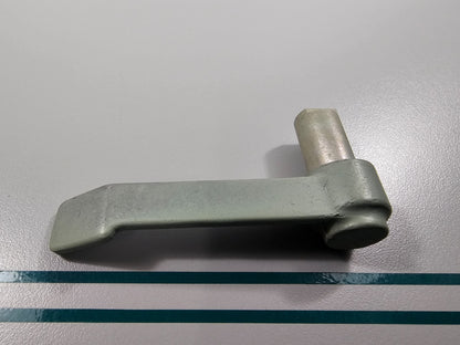 NEW OEM 321318 0321318 OMC Johnson Evinrude Latch Handle 0810