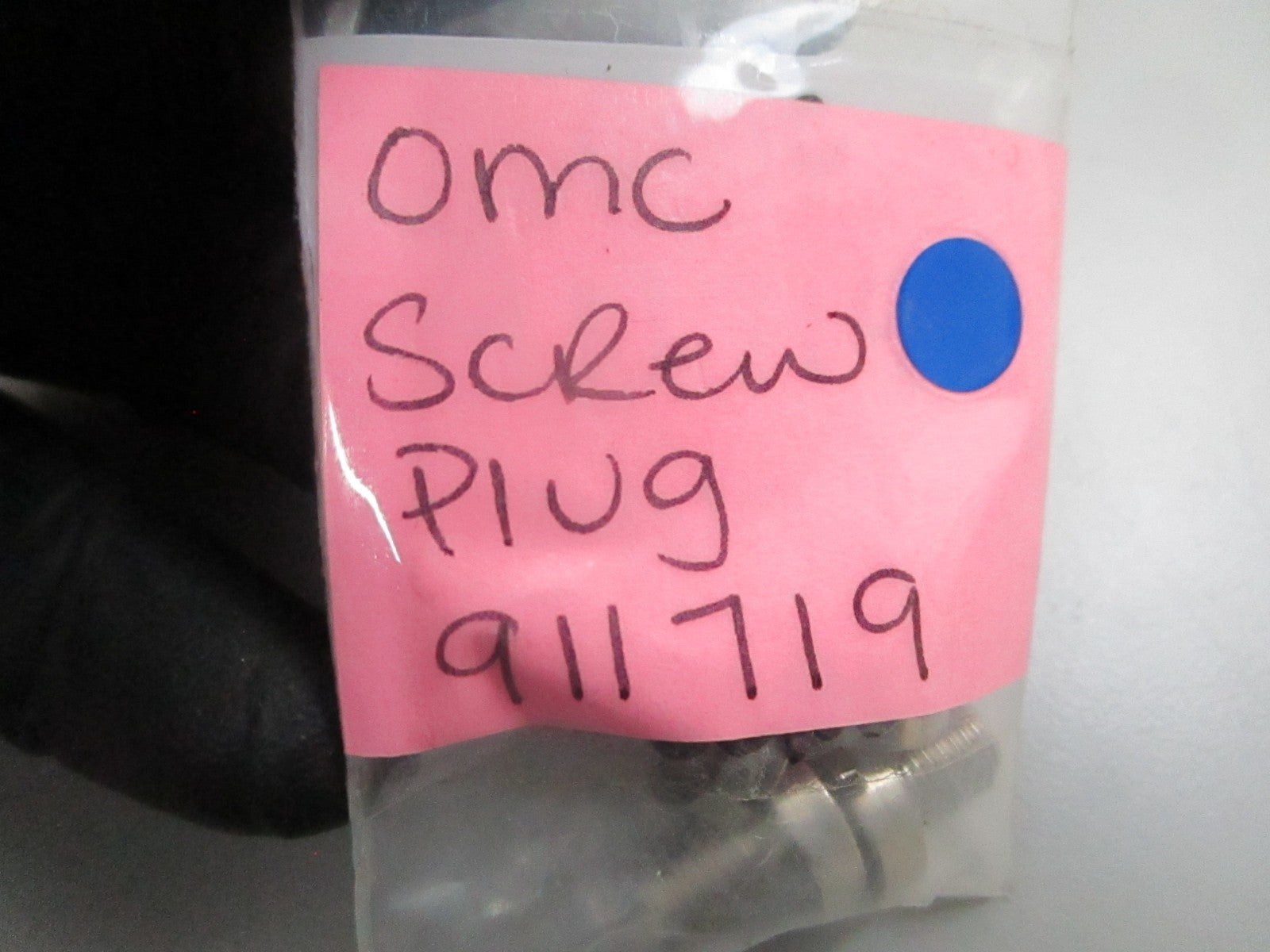 *NEW OEM* 0810 OMC Johnson Evinrude Screw Plug 911719 0911719