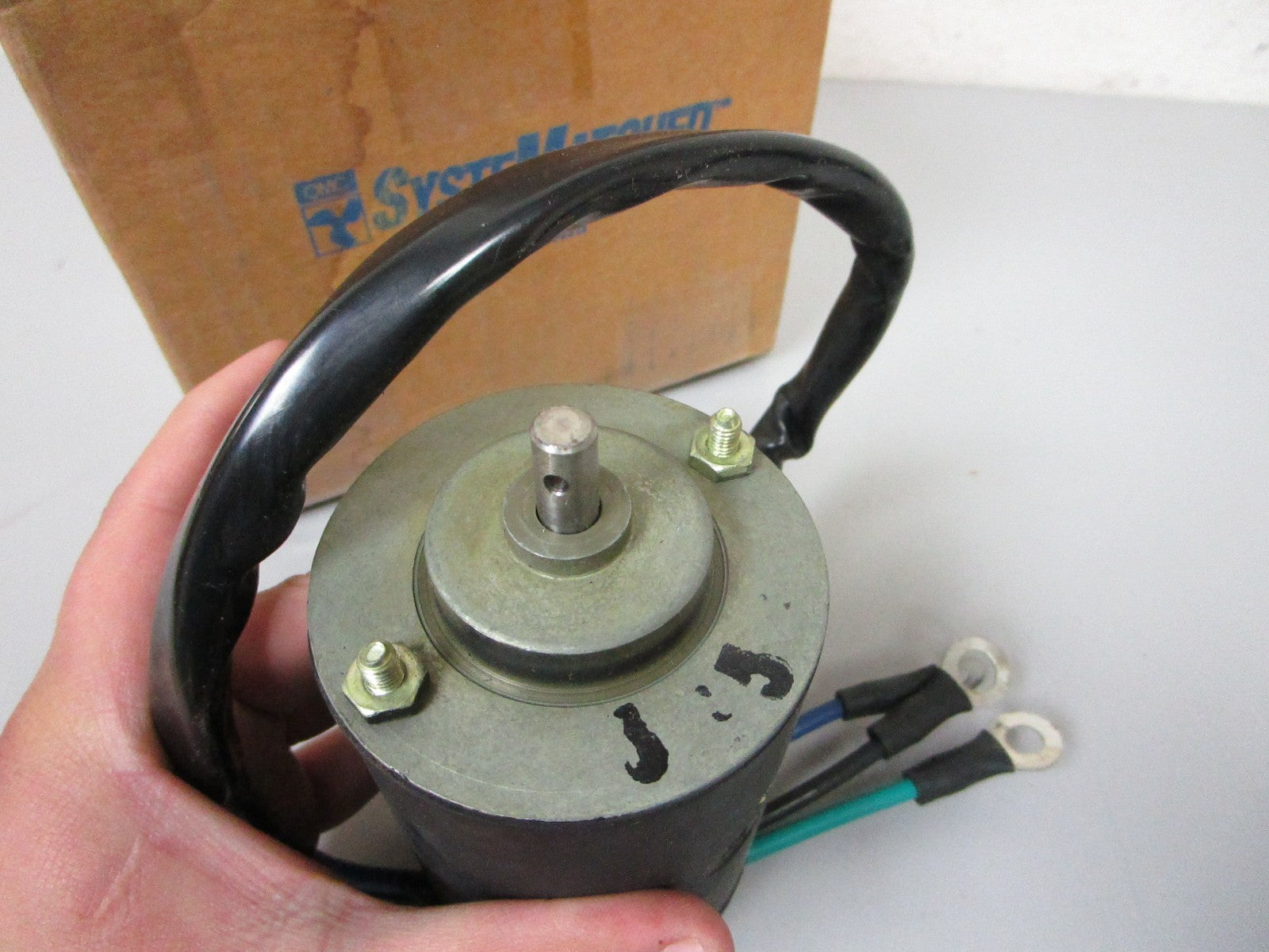 NEW OEM 982073 0982073 OMC Johnson Evinrude Trim Motor 0720