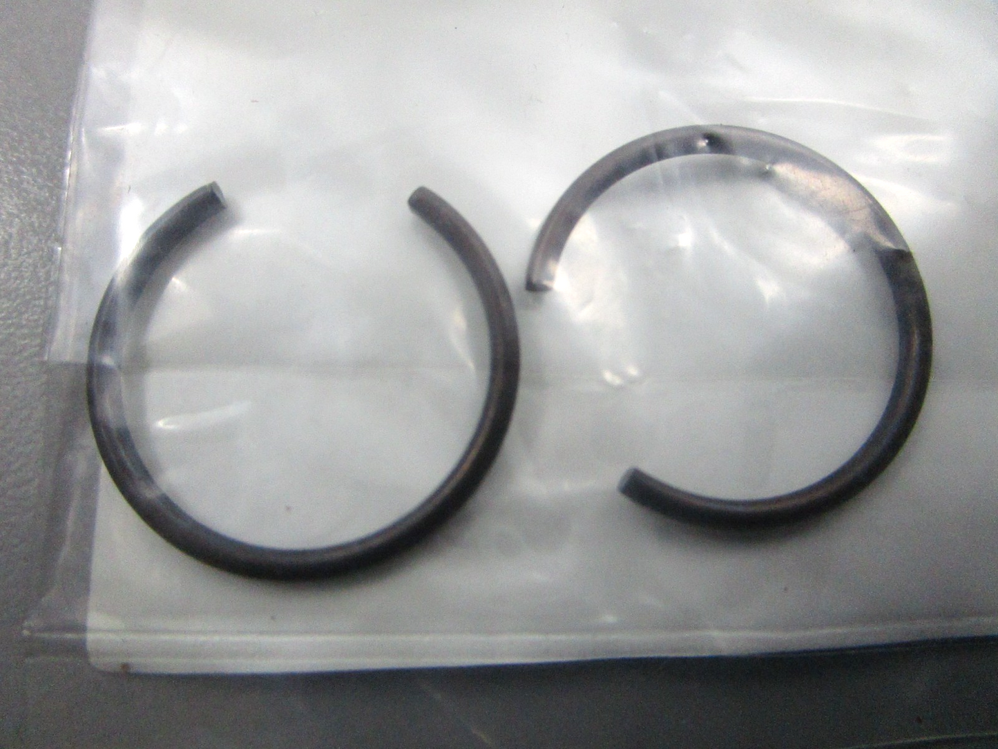 NEW OEM (LOT OF 2) 353-00024-1 353000241 Tohatsu Clip 0810