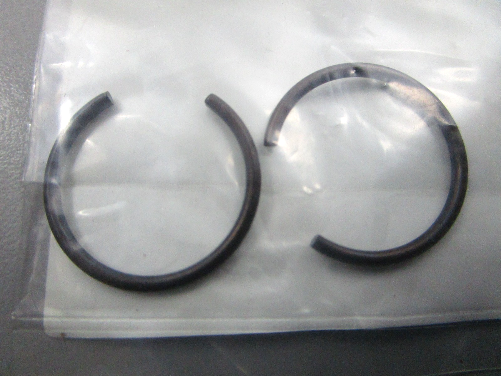 NEW OEM (LOT OF 2) 353-00024-1 353000241 Tohatsu Clip 0810