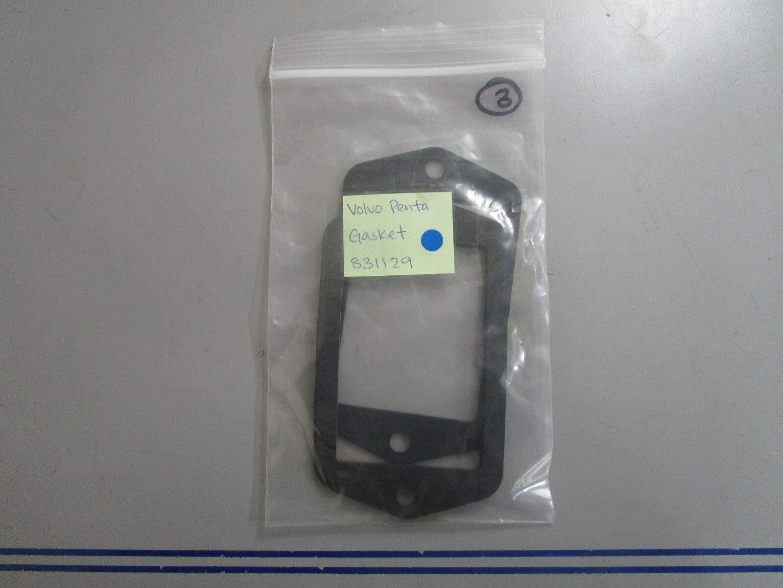 *NEW OEM* 0810 Volvo Penta Gasket 831129