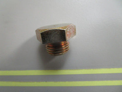 *NEW OEM* 0810 Volvo Penta Plug 914390