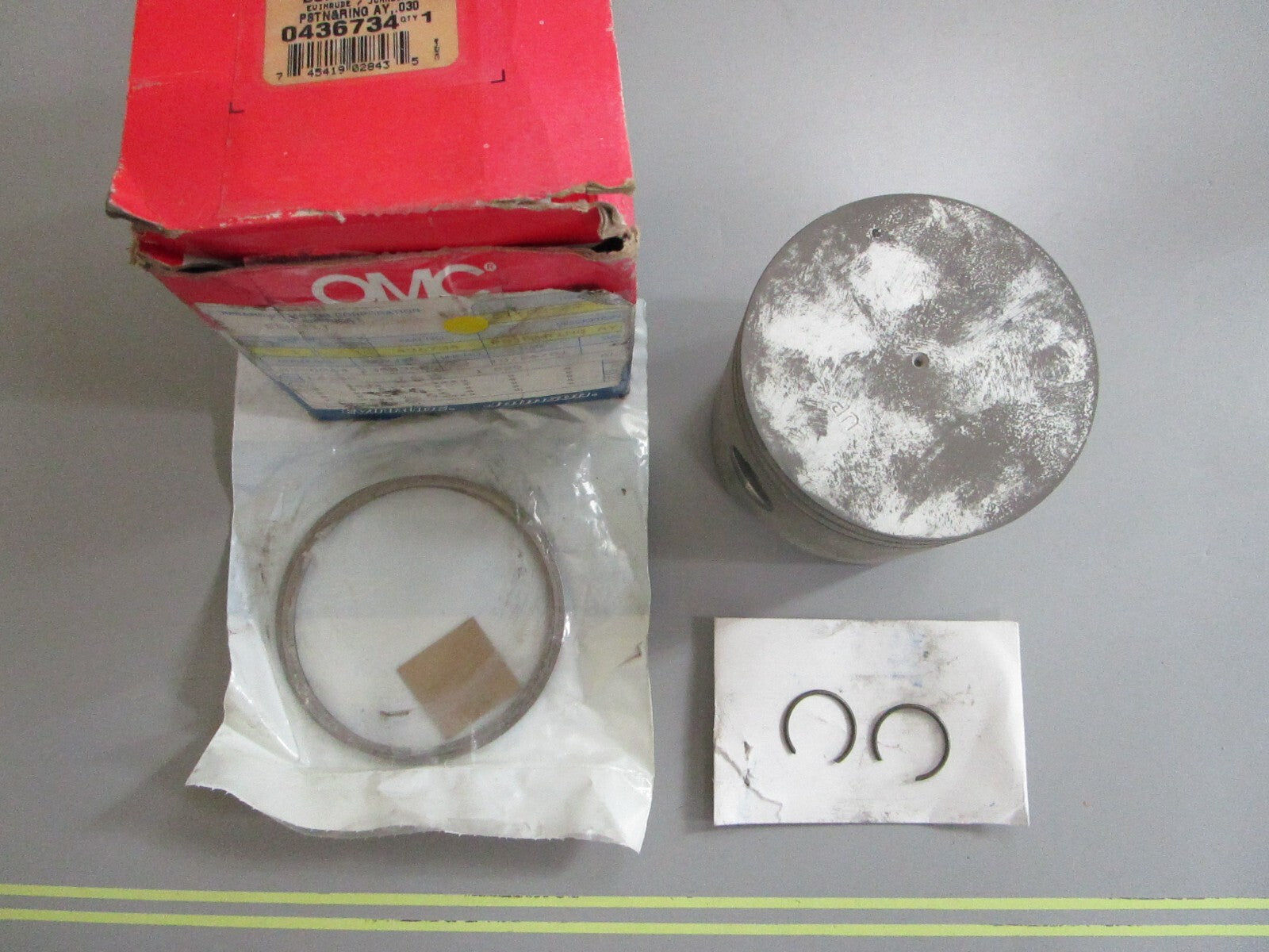 *NEW OEM* 0820 OMC Johnson Evinrude Piston & Ring Assy 436734 0436734