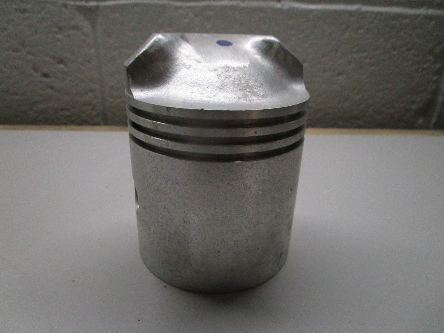 *NEW OEM* 0820 OMC Johnson Evinrude Piston 376829 0376829 304320