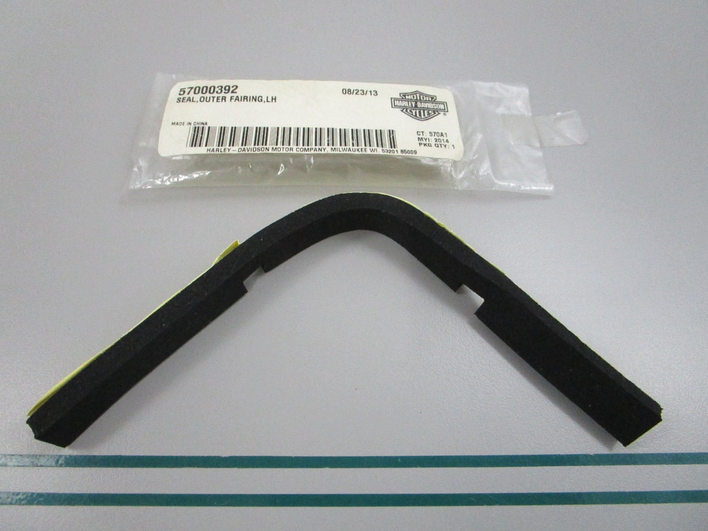 NEW OEM 57000392 Harley Davidson LH Outer Fairing Seal 0810