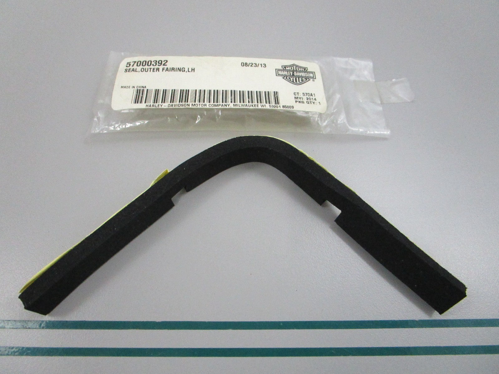 NEW OEM 57000392 Harley Davidson LH Outer Fairing Seal 0810