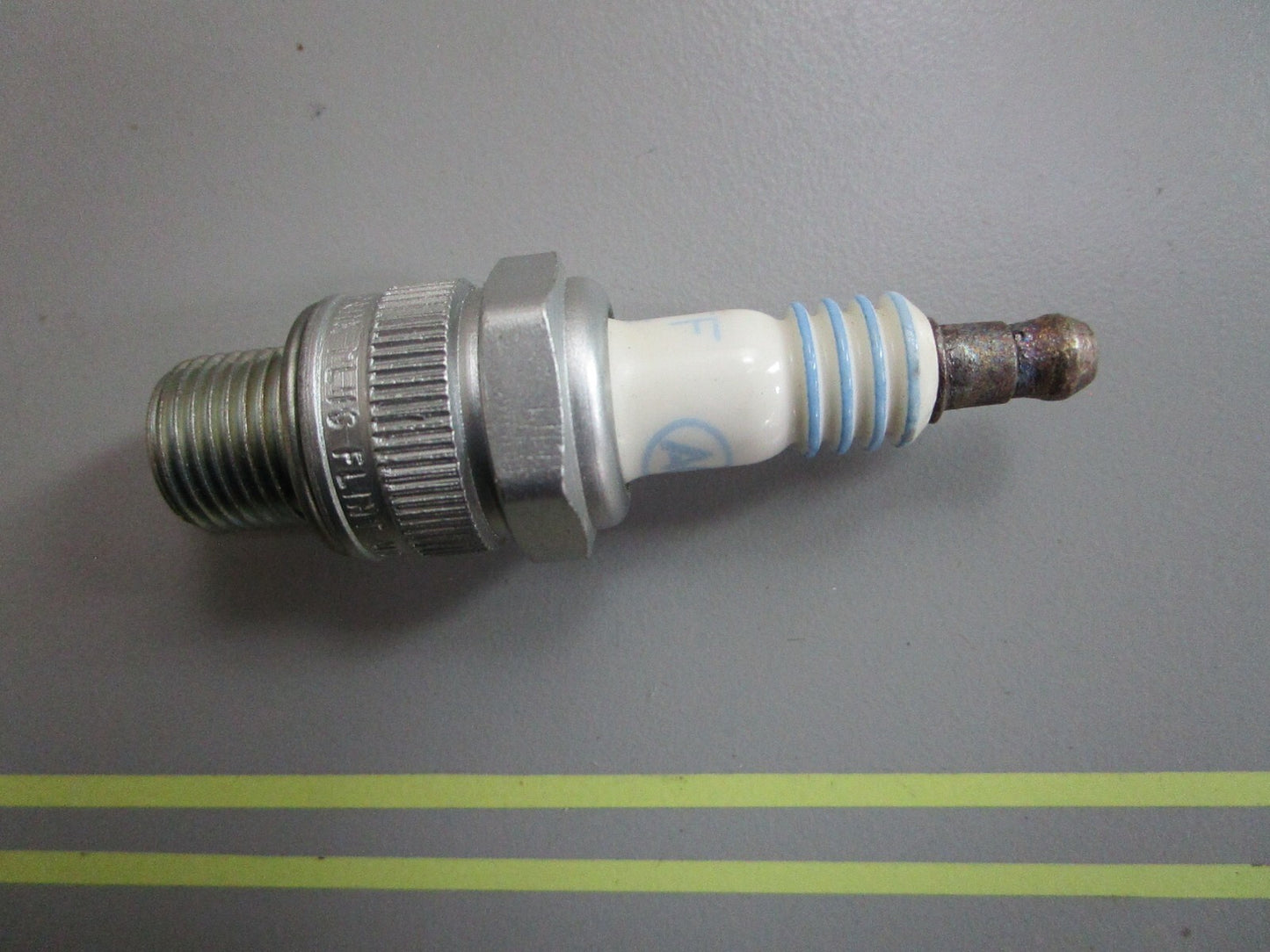 *NEW* 0820 AC Delco Spark Plug M40FF