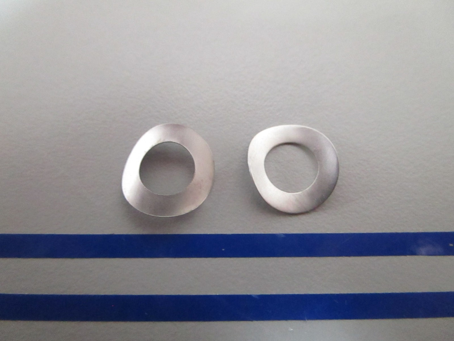 NEW OEM (LOT OF 2) 204757 0204757 OMC Johnson Evinrude Wave Washer 0810