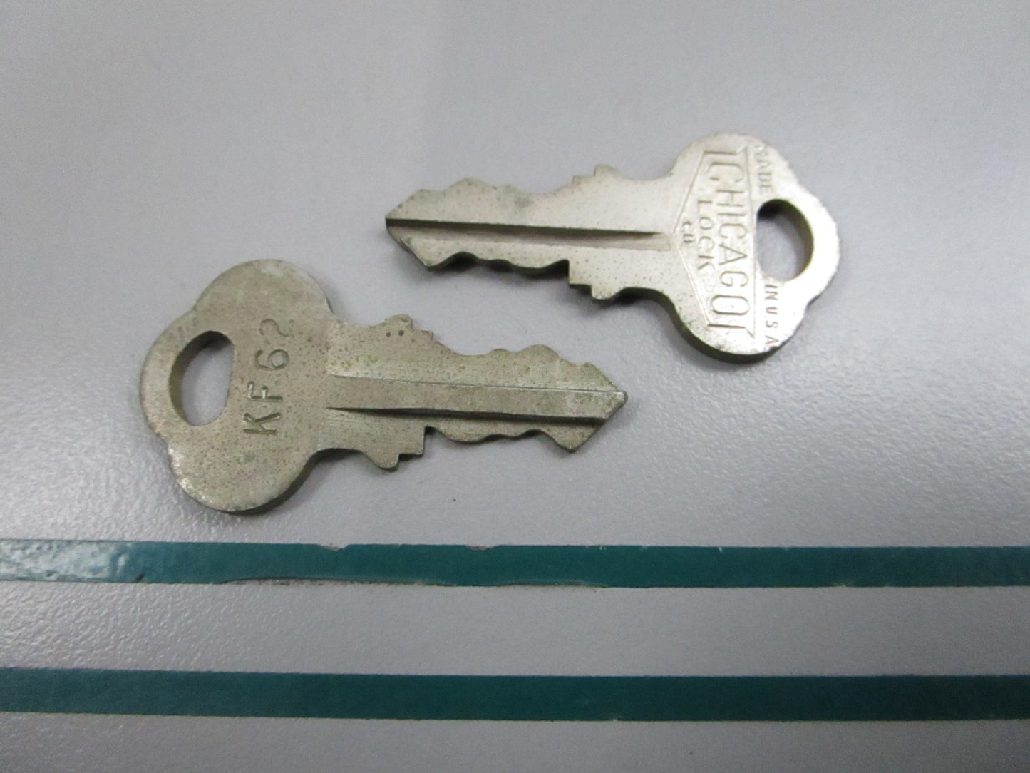 NEW OEM (LOT OF 2) 501577 0501577 OMC Johnson Evinrude KF62 Ignition Key 0810
