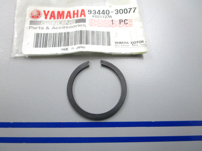 NEW OEM 93440-30077-00 Yamaha Circlip 0810