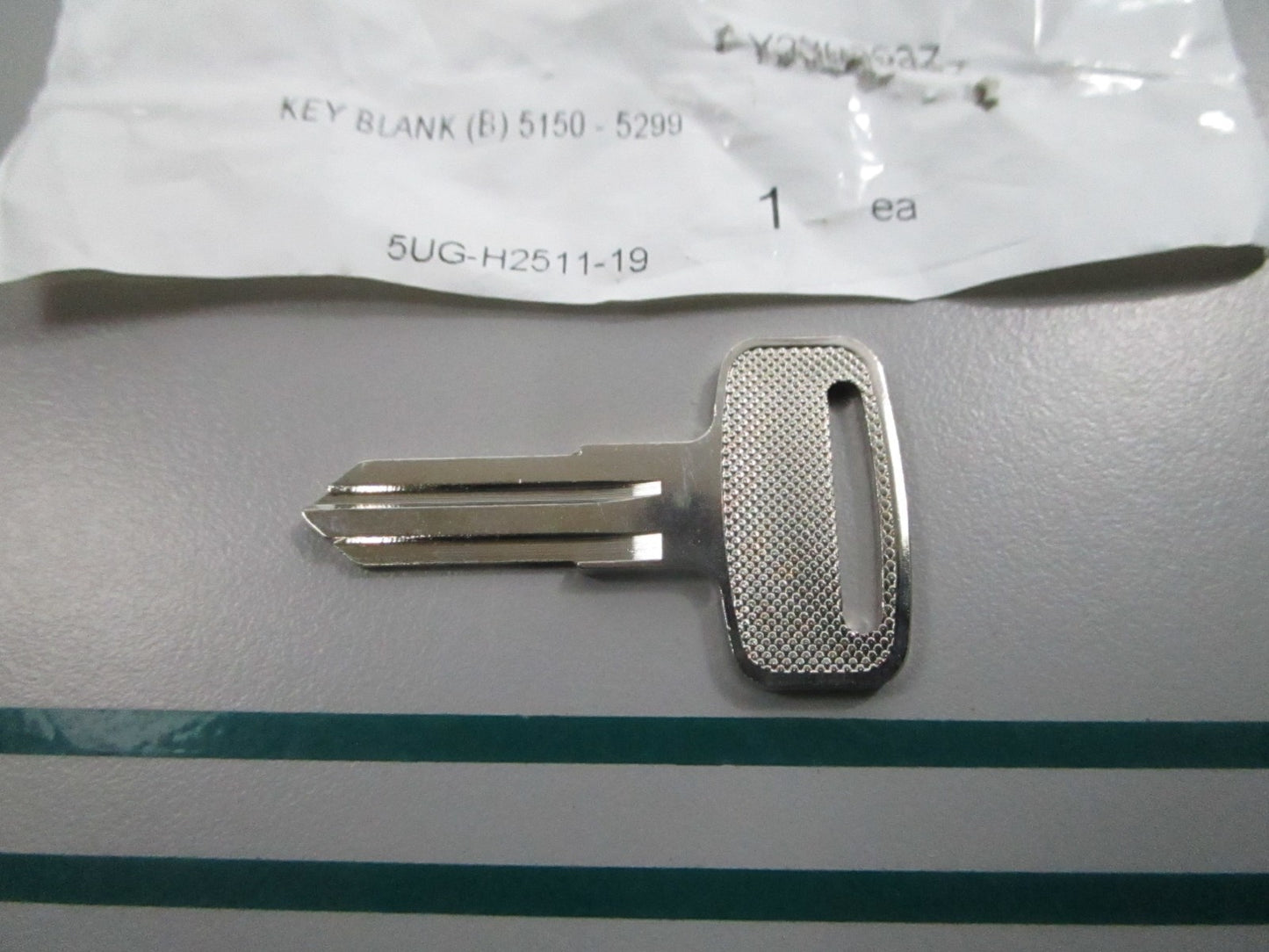 NEW OEM 5UG-H2511-19-00 Yamaha Blank Key 0810