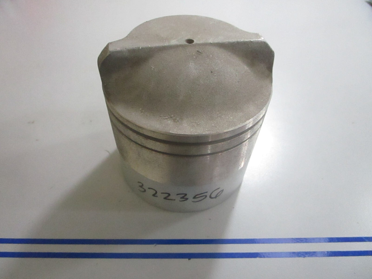 *NEW OEM* 0720 OMC Johnson Evinrude Piston 322356 0322356