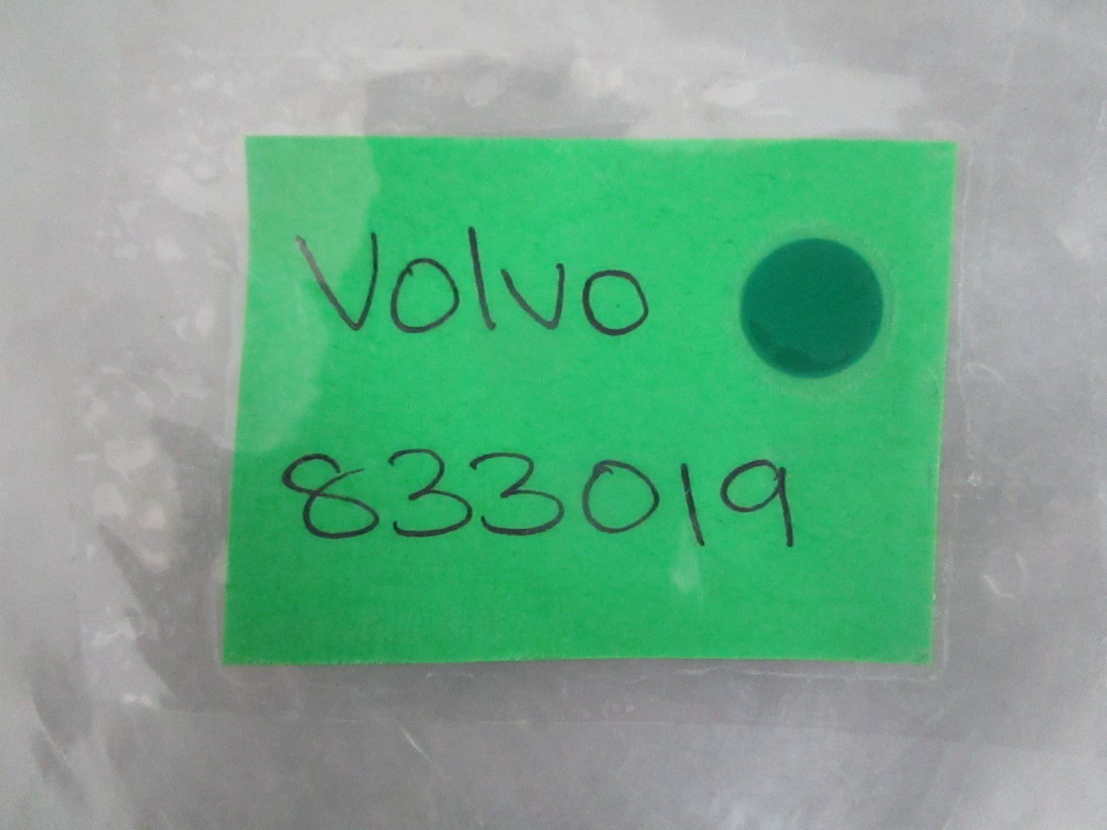 Volvo Penta 833019 Set Screw Marine Sterndrive NOS Genuine Part NEW OEM 0820