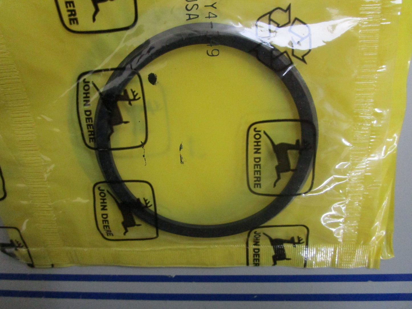 *NEW* 0770 John Deere External Oil Seal R33246