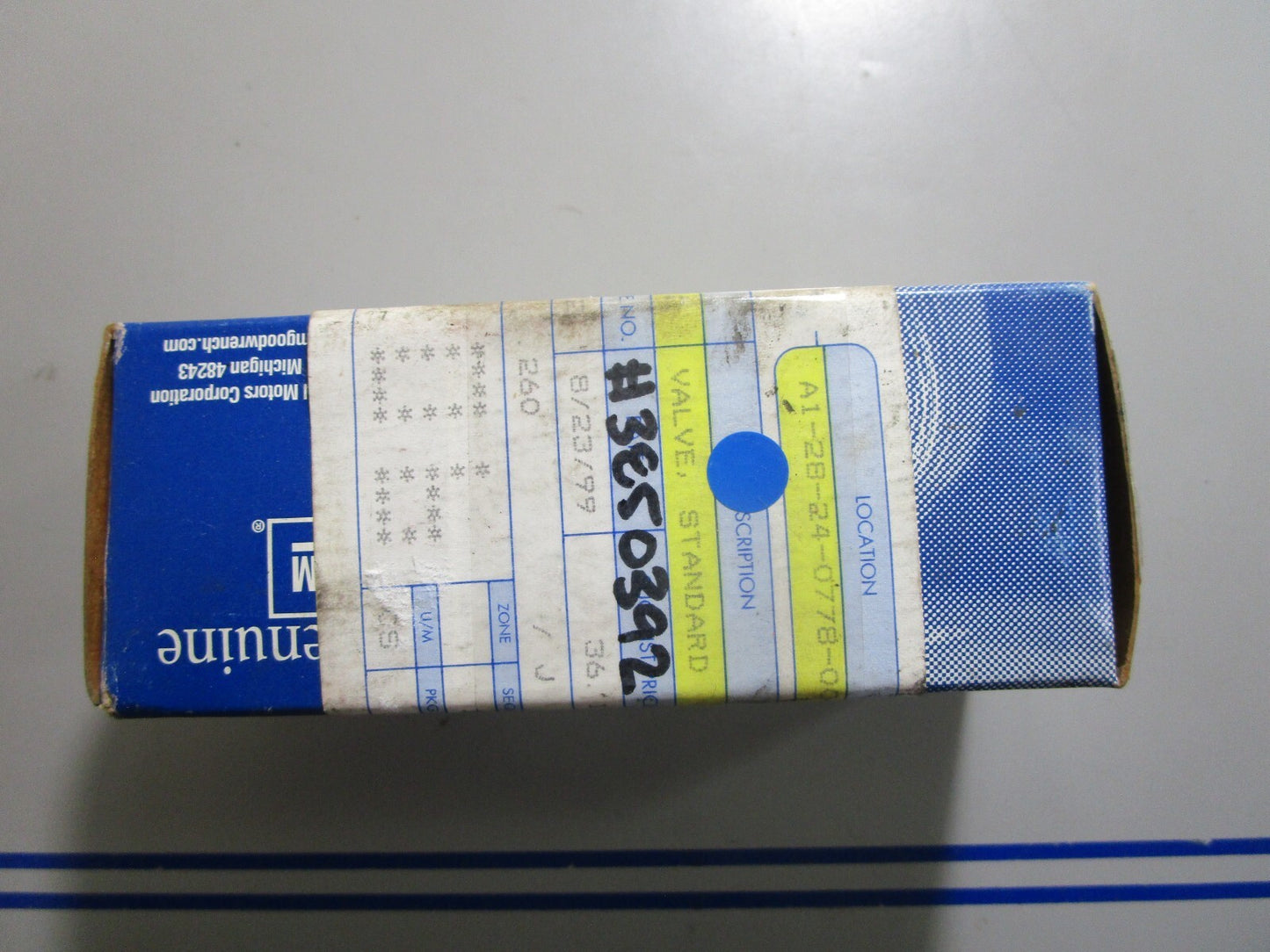 *NEW OEM* 0810 OMC Johnson Evinrude Standard Valve 3850392