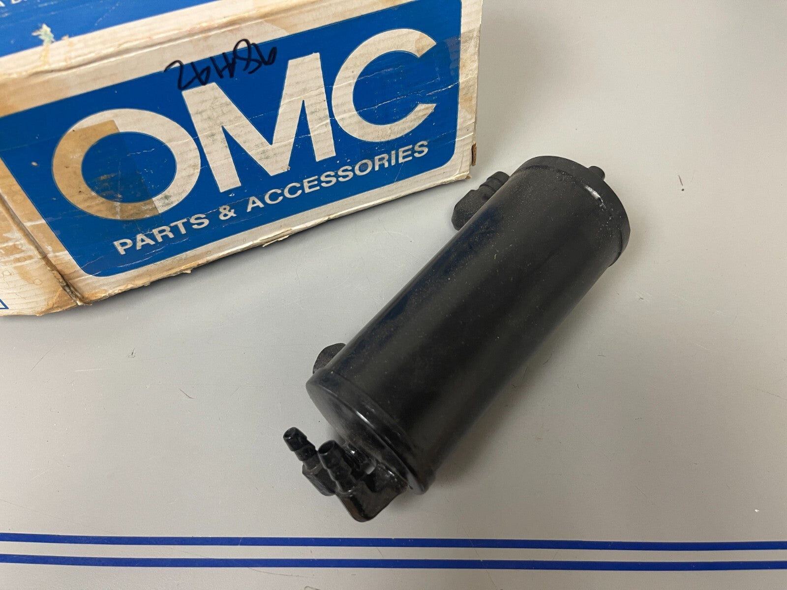*NEW OEM* 0810 OMC Johnson Evinrude Oil Cooler Assembly 984142 0984142