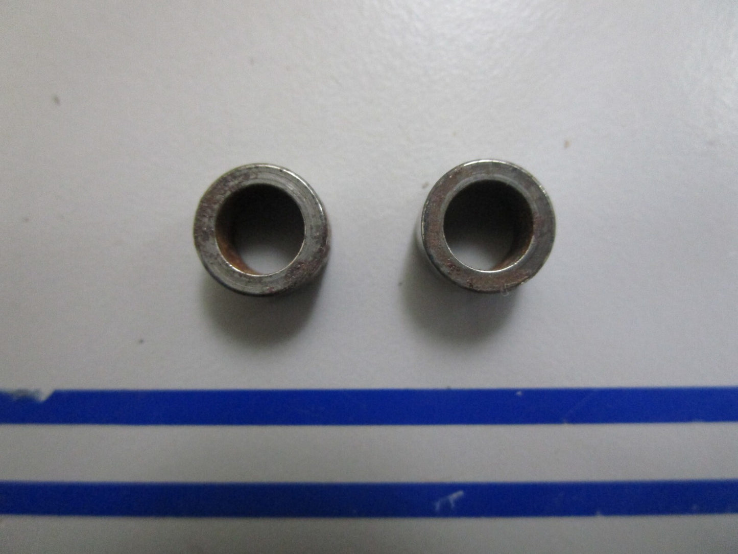 *NEW OEM* (LOT OF 2) 0810 OMC Johnson Evinrude Valve Seal 315470 0315470