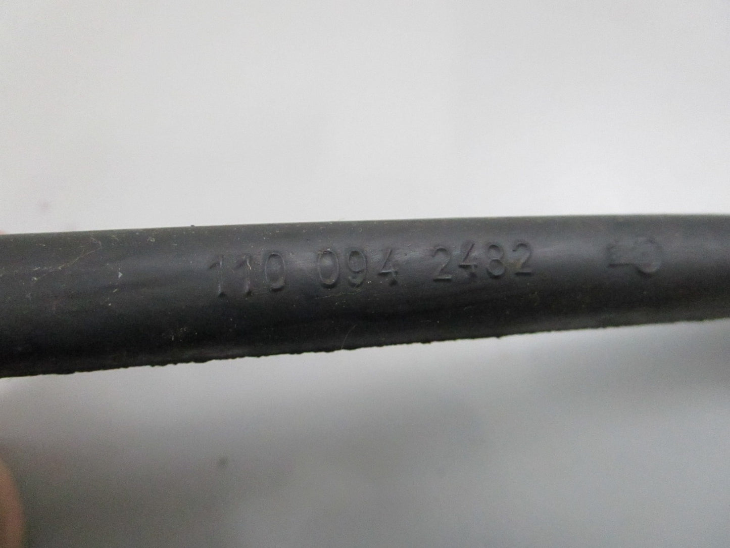 NEW OEM 1100942482 Mercedes-Benz Crankcase Breather Hose 0810