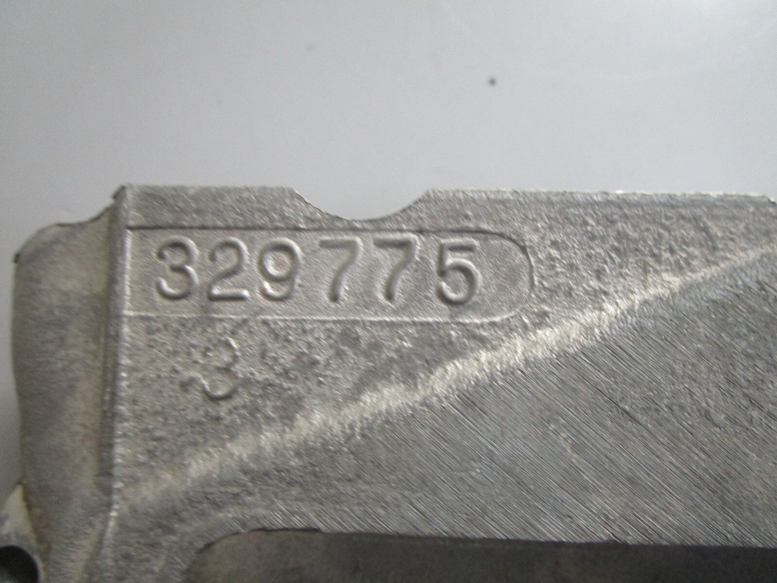 *NEW OEM* 0820 OMC Johnson Evinrude Filler Block 329775 0329775