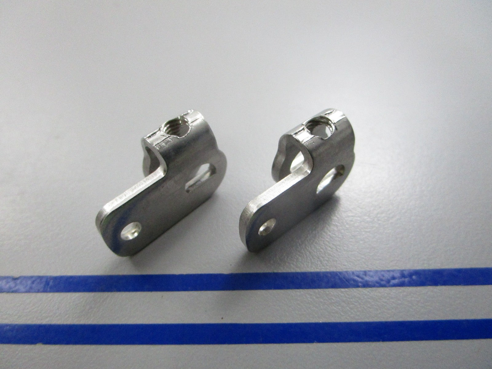 NEW OEM (LOT OF 2) 319049 OMC Johnson Evinrude Reverse Lock Bellcrank 0810