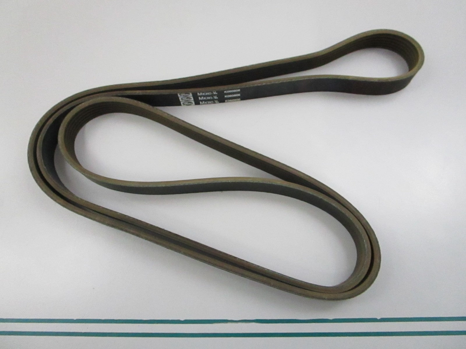Gates K060806 Micro-V Serpentine Belt 6-Rib 80.58in NEW 0810