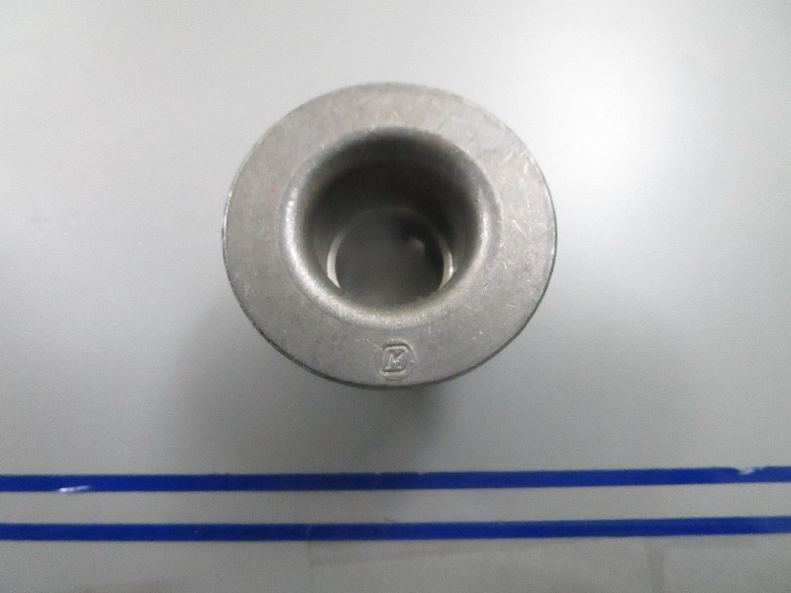 *NEW OEM* 0810 OMC Johnson Evinrude Spindle 330524 0330524