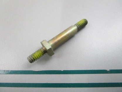 NEW OEM 913479 0913479 OMC Johnson Evinrude Stud 0810