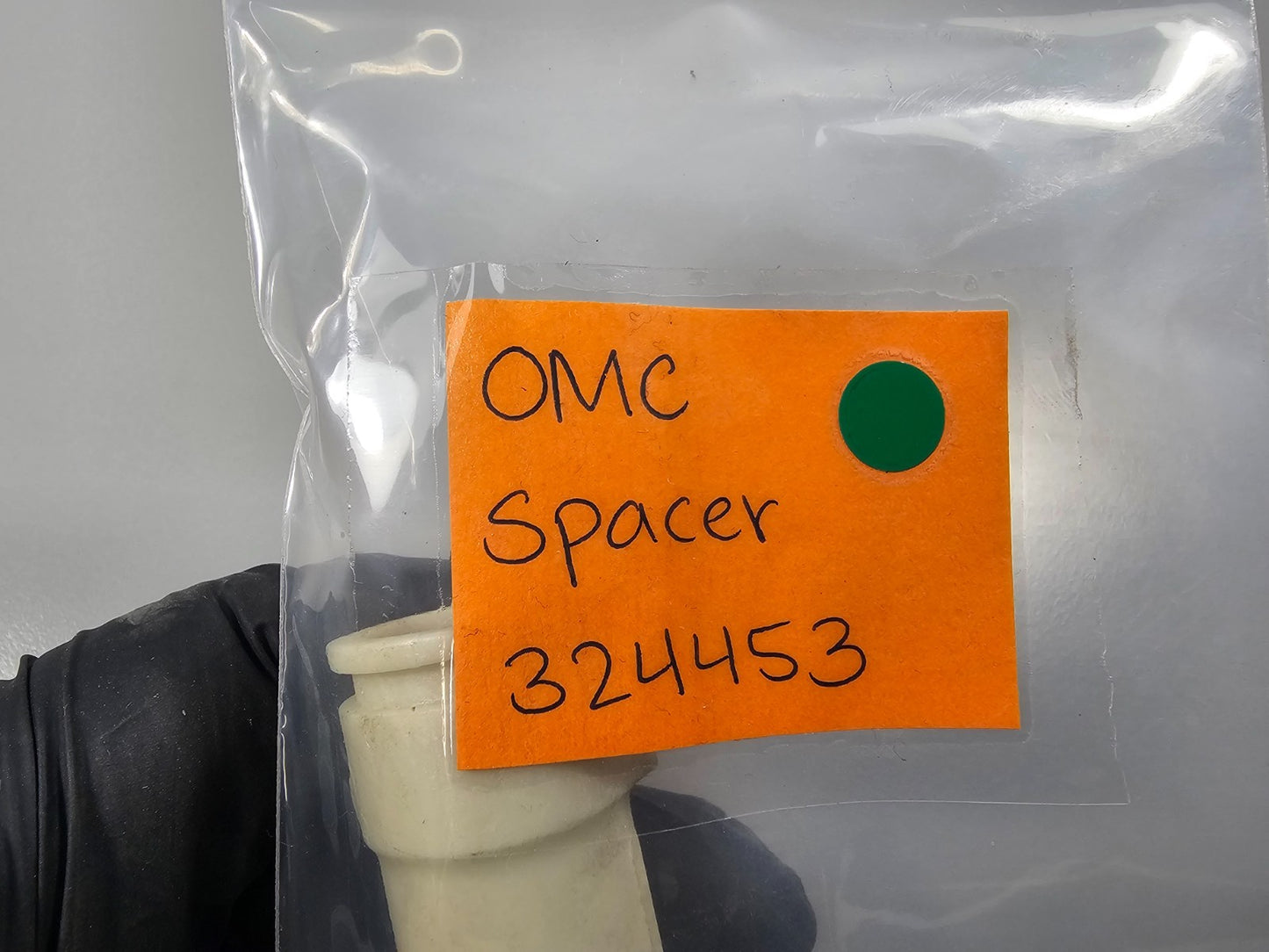 NEW OEM 324453 0324453 OMC Johnson Evinrude Spacer 0810