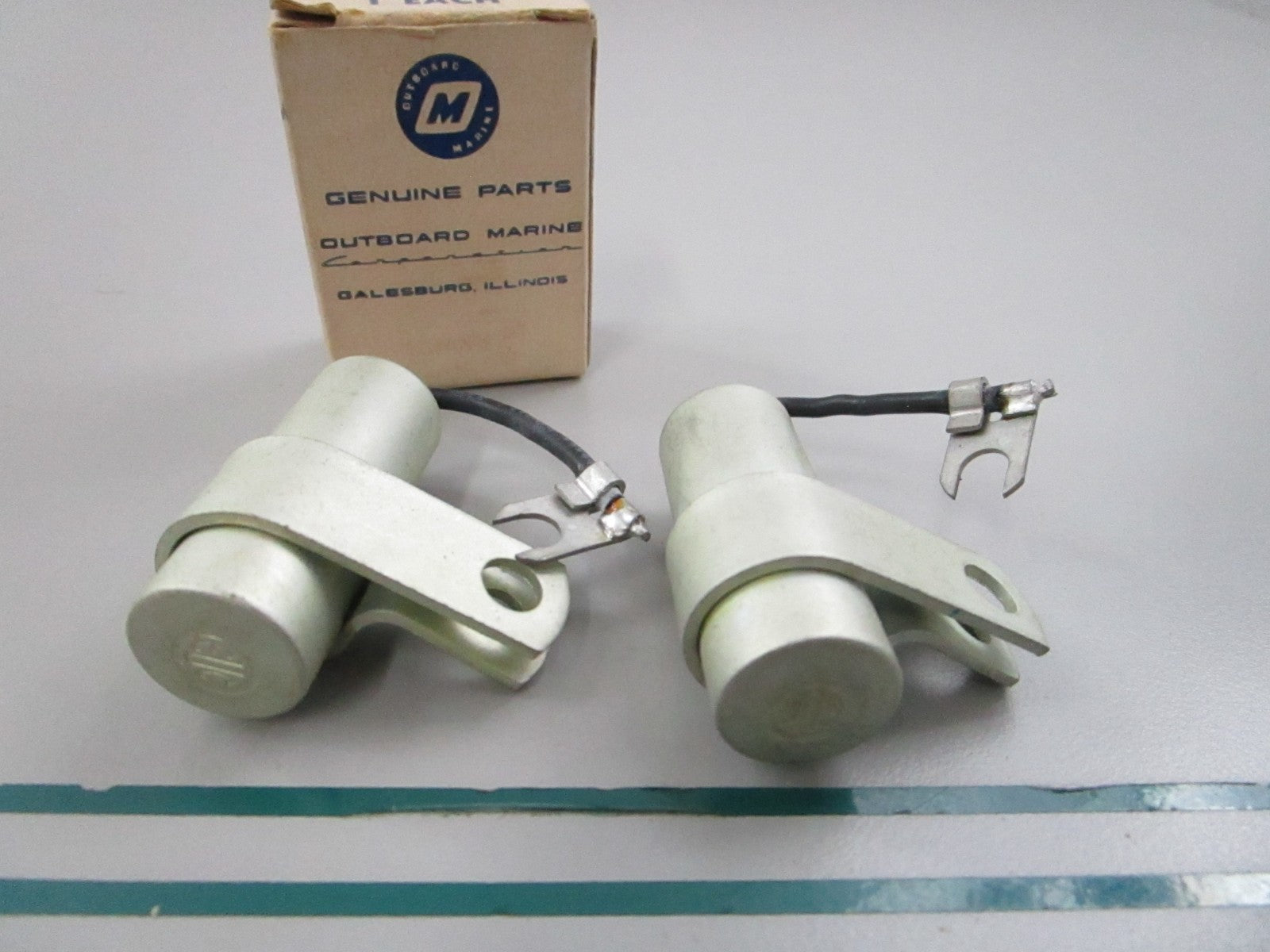 NEW OEM (LOT OF 2) 378477 0378477 OMC Johnson Evinrude Condenser 0810