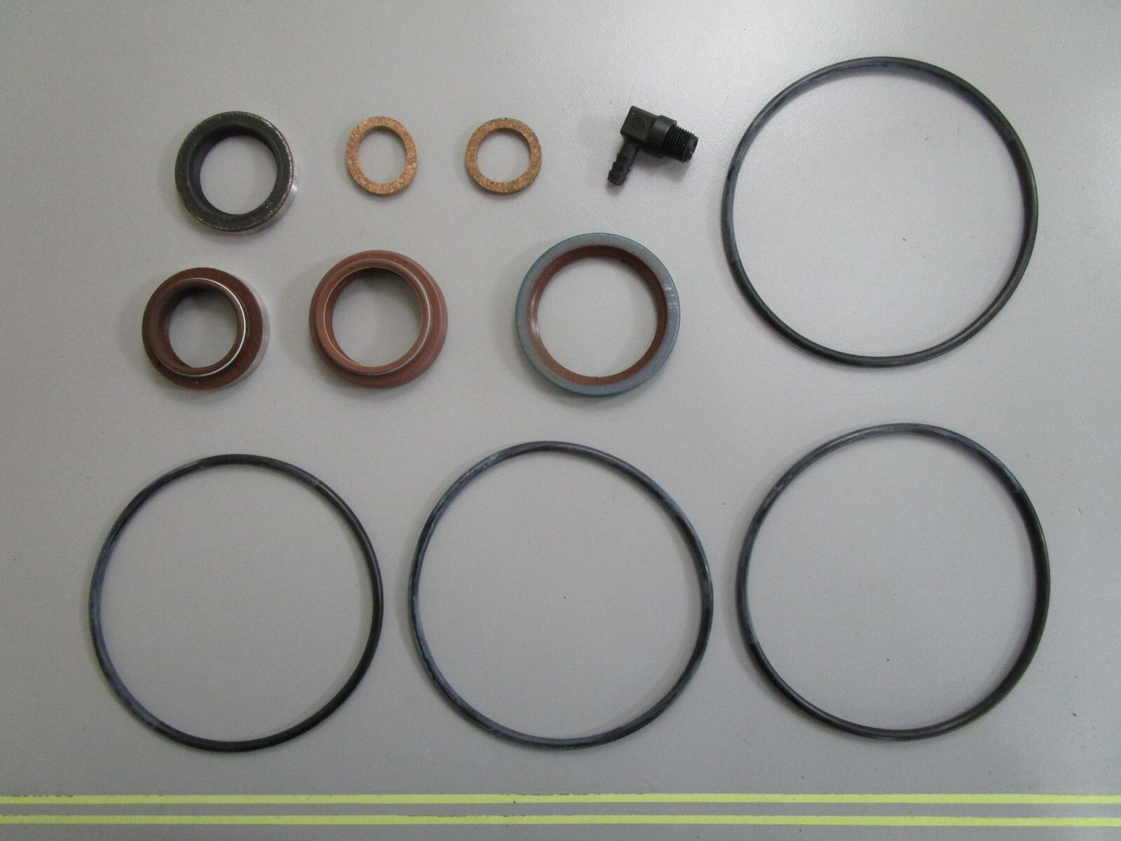 *NEW OEM* 0820 OMC Johnson Evinrude Powerhead Gasket Set 439085 0439085