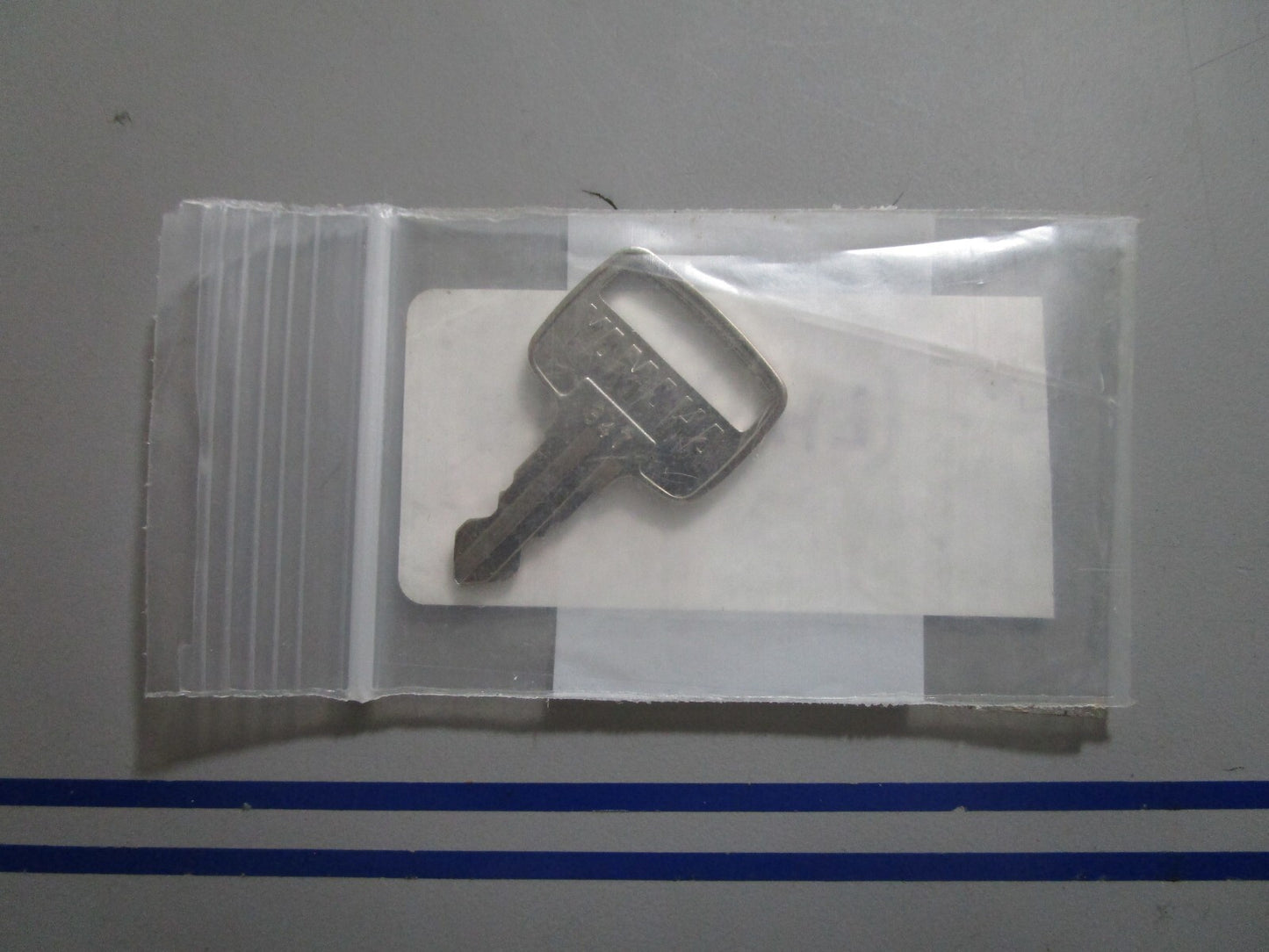 *NEW OEM* 0810 Yamaha 847 Key 90890-56023