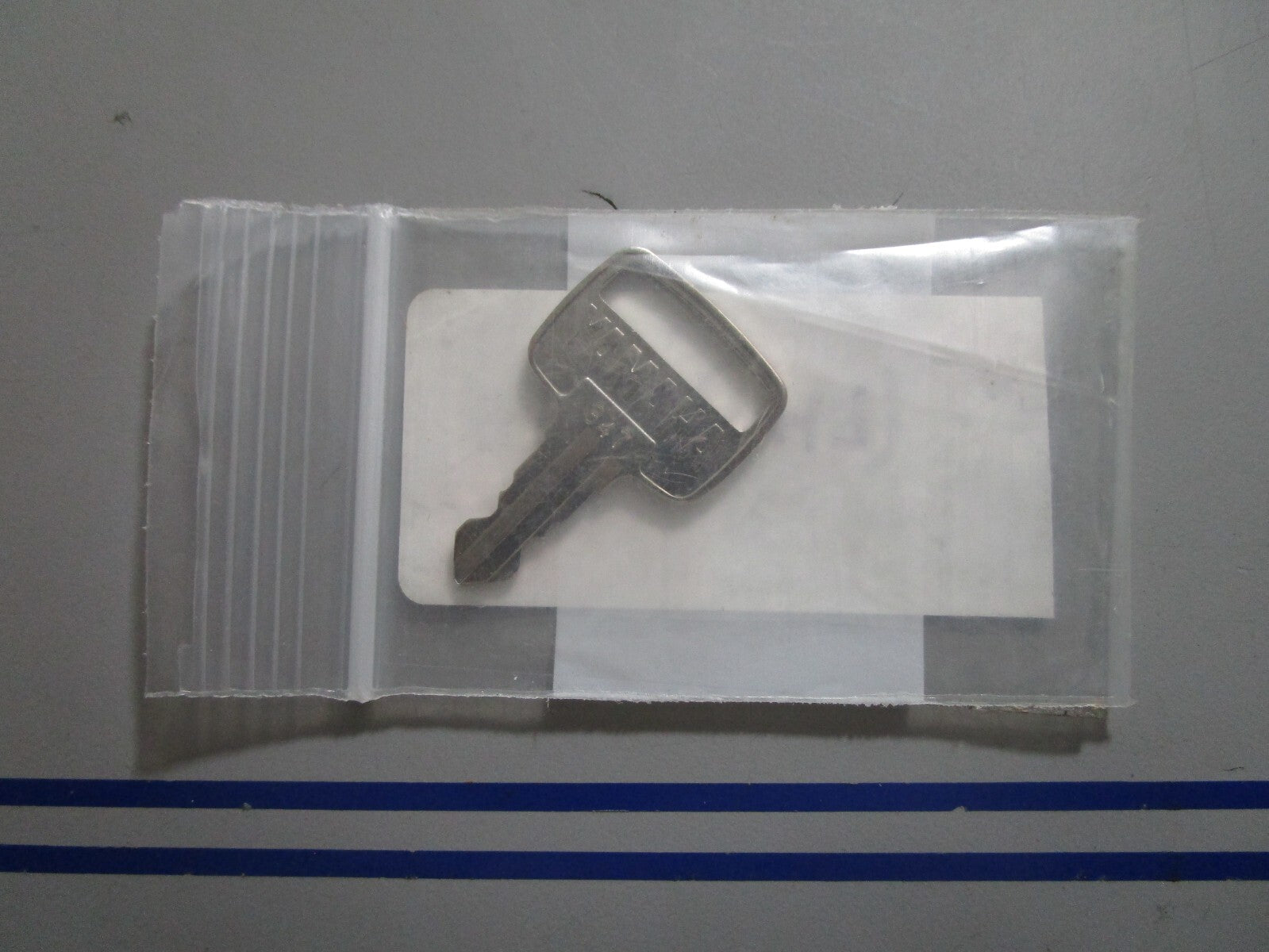 *NEW OEM* 0810 Yamaha 847 Key 90890-56023