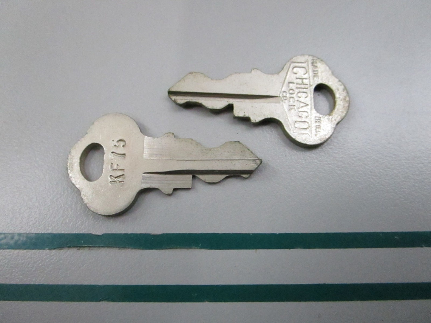 NEW OEM (LOT OF 2) 501590 0501590 OMC Johnson Evinrude KF75 Ignition Key 0810