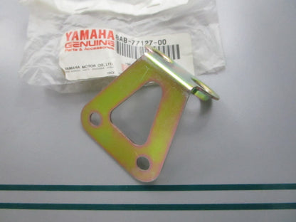 NEW OEM 8AB-77127-00-00 Yamaha Stay 0810