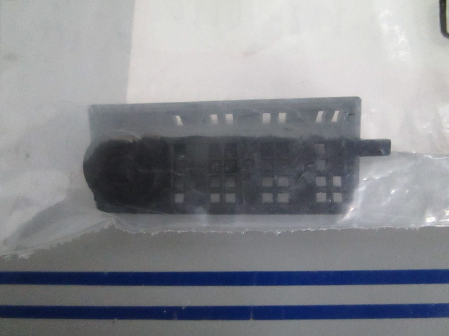 *NEW OEM* 0820 Honda Left Water Screen 41105-ZV4-010