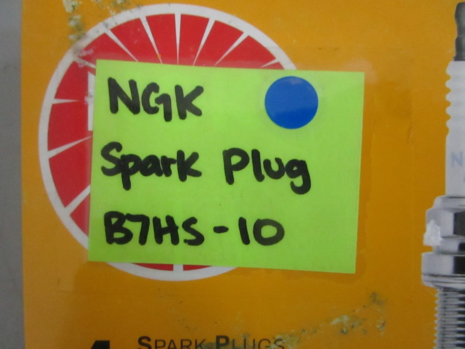 NEW OEM (LOT OF 4) B7HS-10 NGK Spark Plug 0820