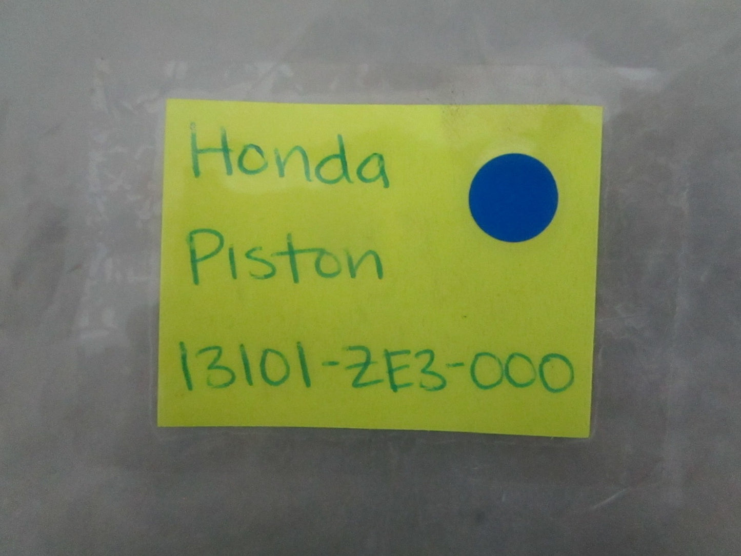 *NEW OEM* 0820 Honda Piston 13101-ZE3-000
