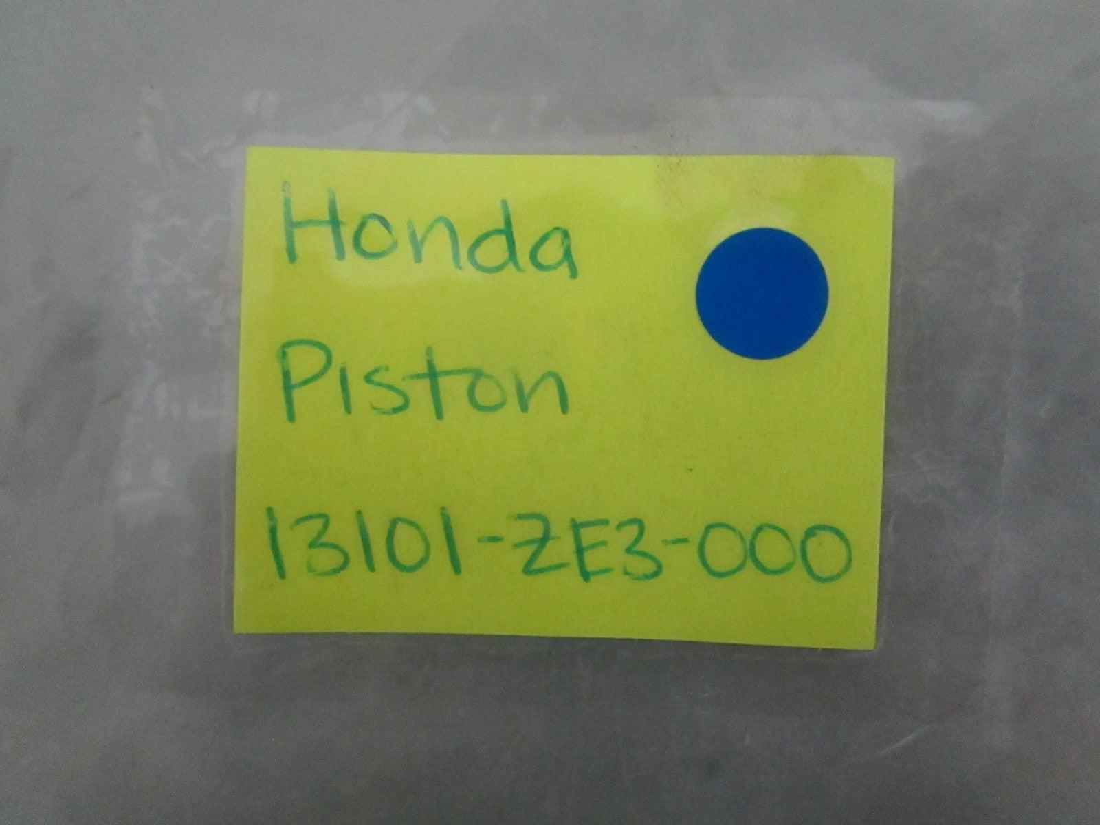 *NEW OEM* 0820 Honda Piston 13101-ZE3-000